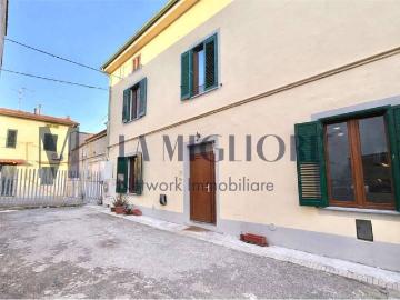 Casa indipendente in vendita a Prato PO
