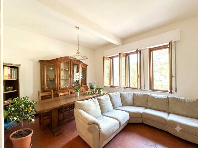 Casa indipendente in vendita a Prato PO