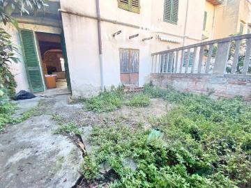 Casa indipendente in vendita a Prato PO