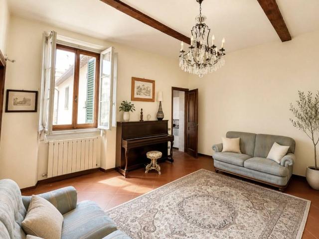 Casa indipendente in vendita a Prato PO