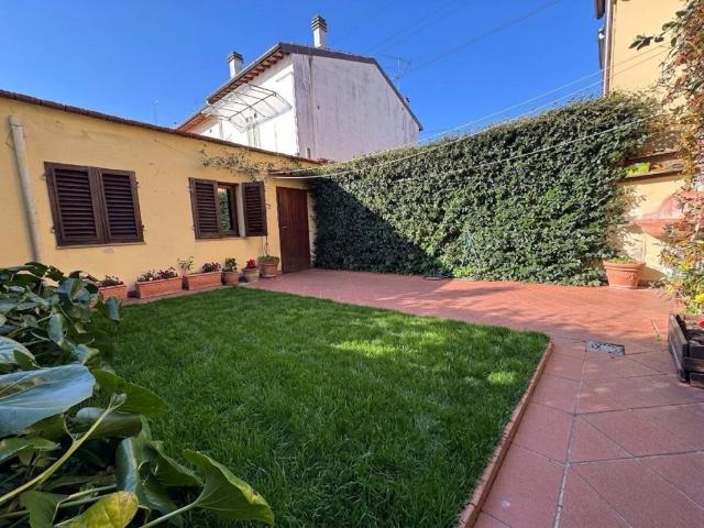 Casa indipendente in vendita a Prato PO