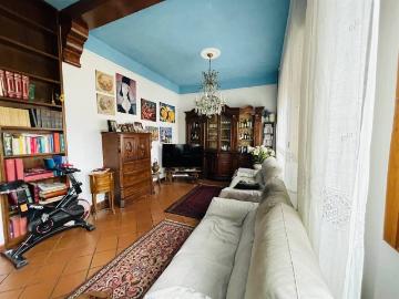 Casa indipendente in vendita a Prato PO