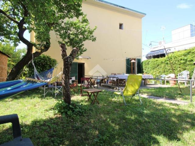 Casa indipendente in vendita a Prato PO