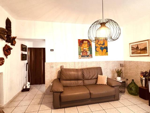 Casa indipendente in vendita a Prato PO