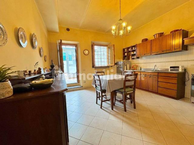 Casa indipendente in vendita a Prato PO