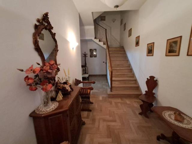 Casa indipendente in vendita a Prato PO