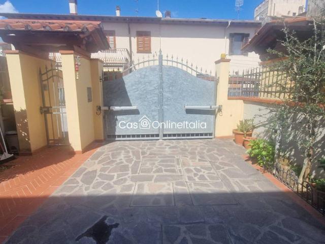 Casa indipendente in vendita a Prato PO