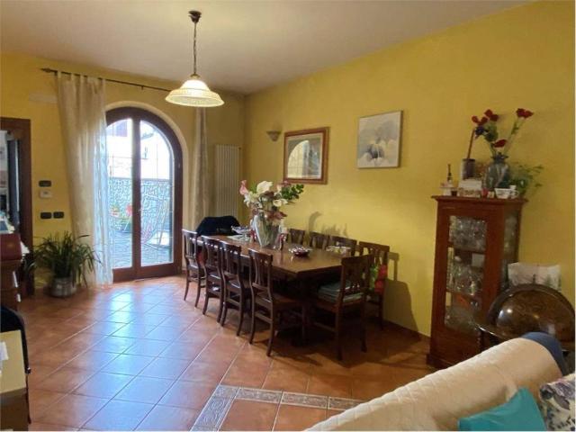 Casa indipendente in vendita a Prato PO