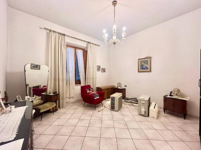 Casa indipendente in vendita a Prato PO