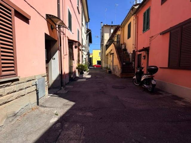 Casa indipendente in vendita a Prato PO