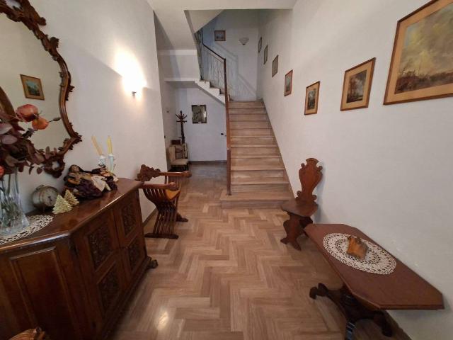 Casa indipendente in vendita a Prato PO