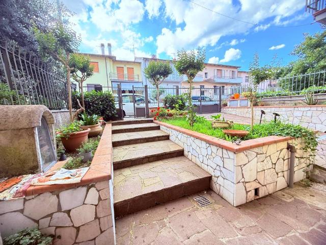 Casa indipendente in vendita a Prato PO