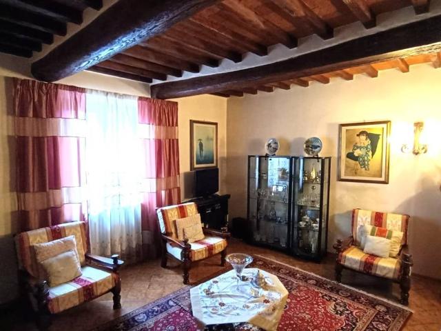 Casa indipendente in vendita a Prato PO