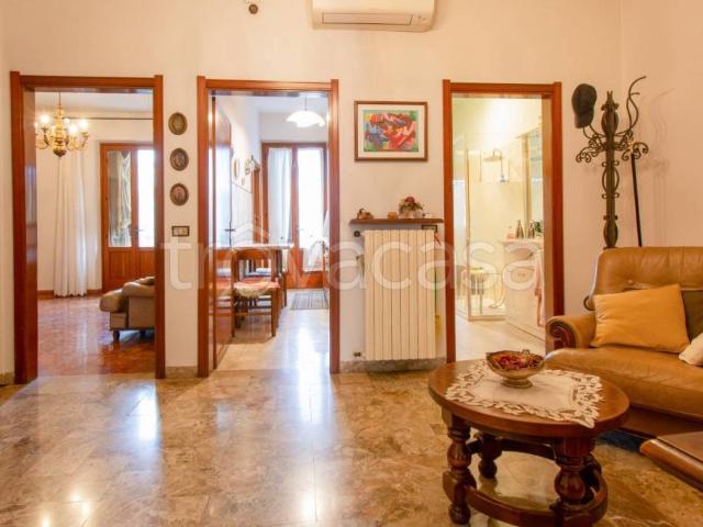 Casa indipendente in vendita a Prato via Argonne, Maliseti