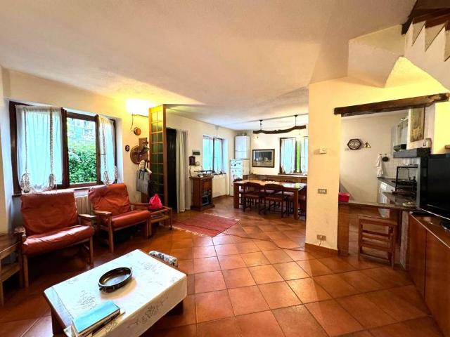 Casa indipendente in vendita a Prata Camportaccio SO