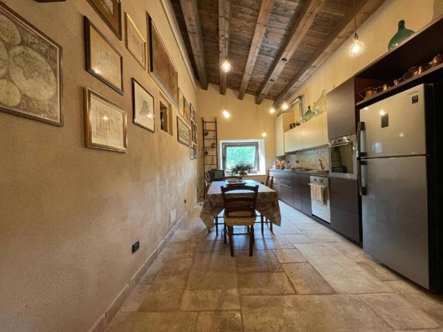 Casa indipendente in vendita a Prata d'Ansidonia AQ