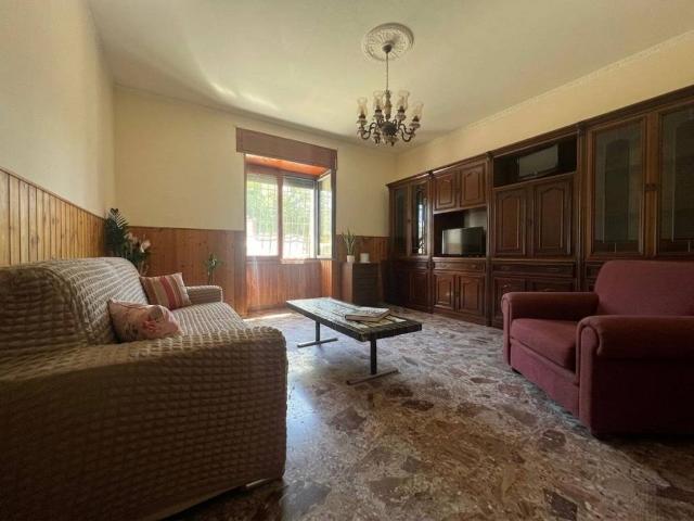 Casa indipendente in vendita a Prata di Principato Ultra AV