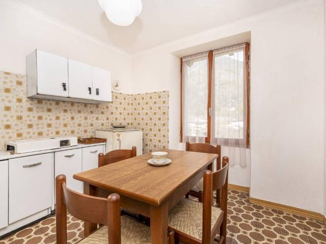 Casa indipendente in vendita a Prazzo CN