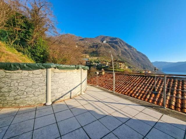 Casa indipendente in vendita a Predore BG