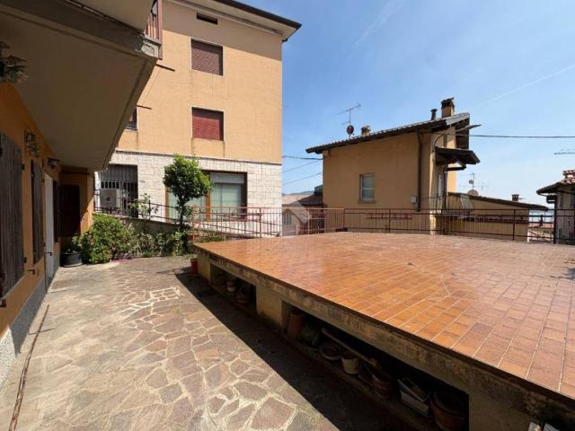 Casa indipendente in vendita a Predore BG