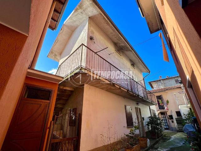 Casa indipendente in vendita a Predore BG
