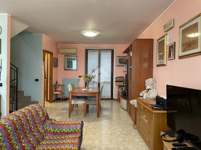 Casa indipendente in vendita a Predore BG