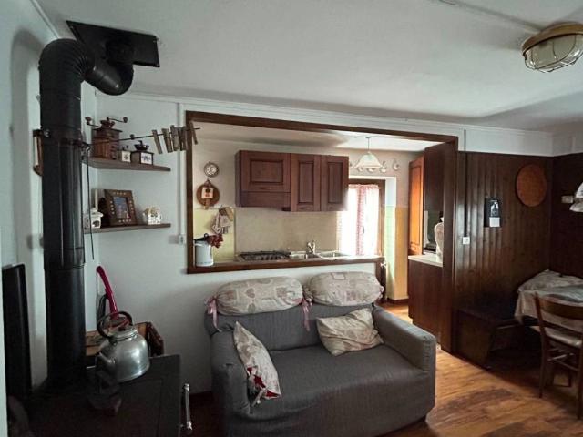 Casa indipendente in vendita a Premana LC