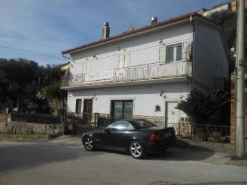 Casa indipendente in vendita a Presenzano CE