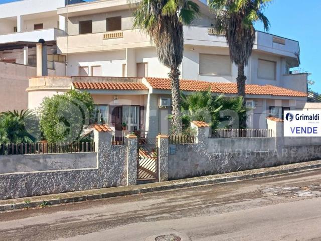 Casa indipendente in vendita a Presicce Acquarica LE