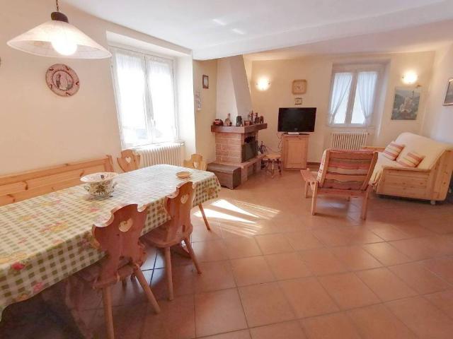 Casa indipendente in vendita a Primaluna LC