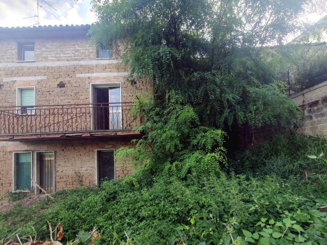 Casa indipendente in vendita a Proceno VT