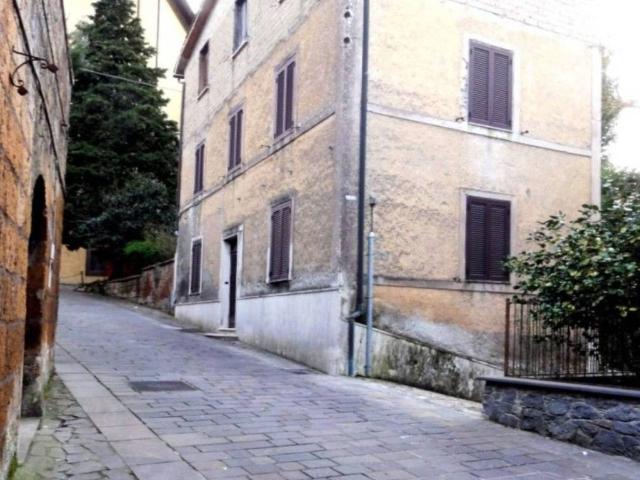 Casa indipendente in vendita a Proceno VT