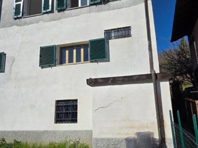 Casa indipendente in vendita a Propata GE