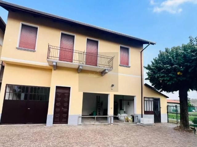 Casa indipendente in vendita a Quaregna Cerreto BI