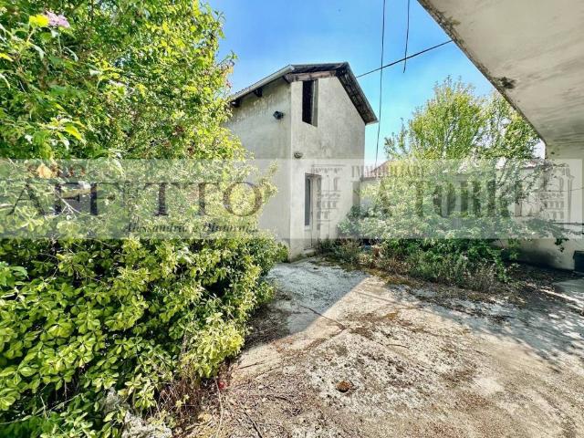 Casa indipendente in vendita a Quargnento AL