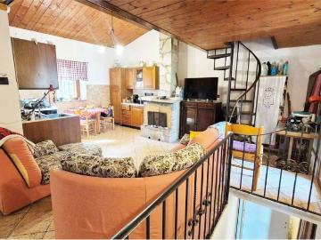 Casa indipendente in vendita a Quarrata PT