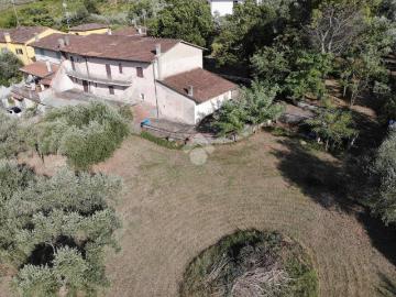 Casa indipendente in vendita a Quarrata PT
