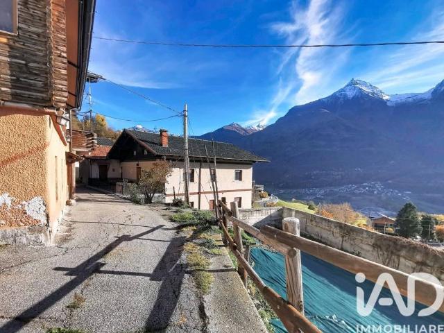 Casa indipendente in vendita a Quart AO