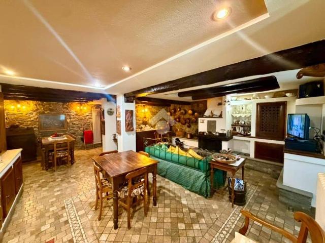 Casa indipendente in vendita a Quart AO