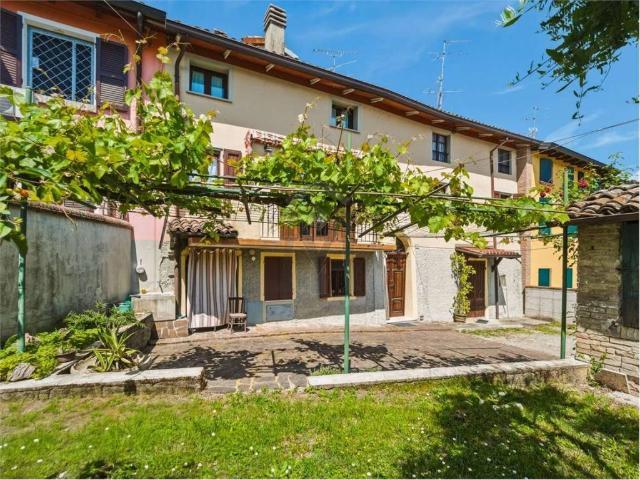 Casa indipendente in vendita a Quattro Castella RE