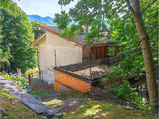 Casa indipendente in vendita a Quincinetto TO