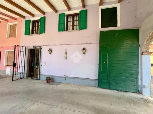 Casa indipendente in vendita a Quinzano d'Oglio BS