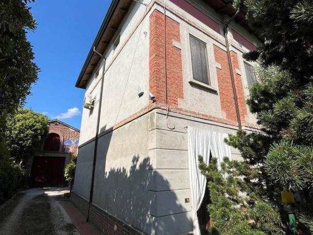 Casa indipendente in vendita a Quistello MN