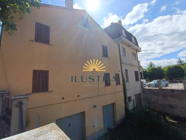Casa indipendente in vendita a Rotella AP