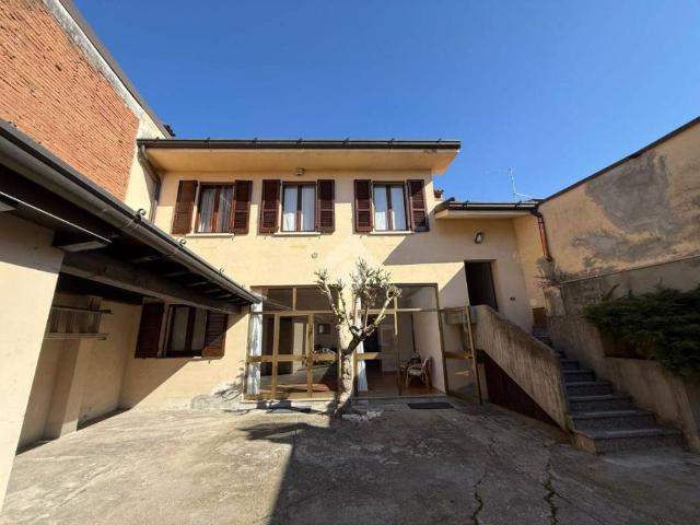Casa indipendente in vendita a Rovato BS