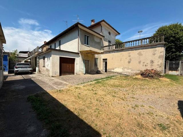 Casa indipendente in vendita a Rovato BS