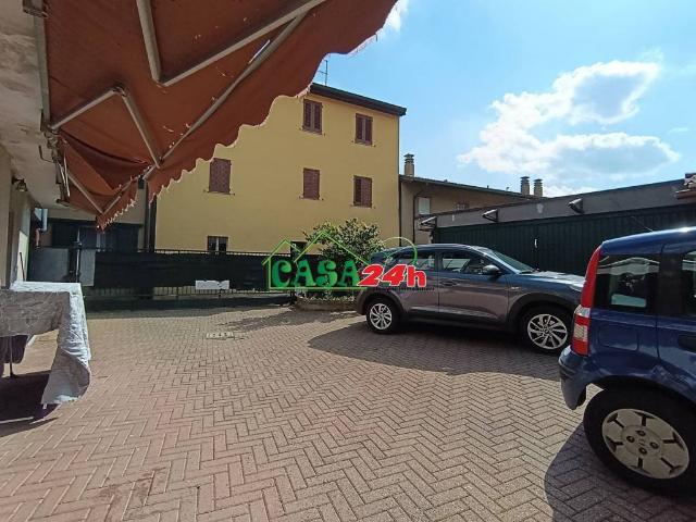 Casa indipendente in vendita a Rovello Porro CO