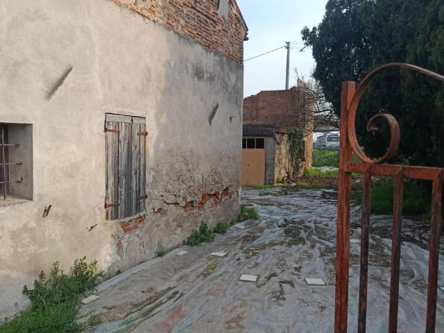 Casa indipendente in vendita a Roverchiara VR