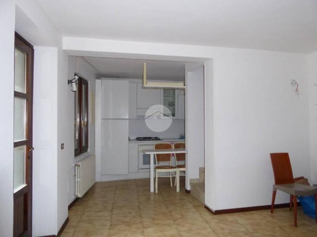 Casa indipendente in vendita a Rovescala PV