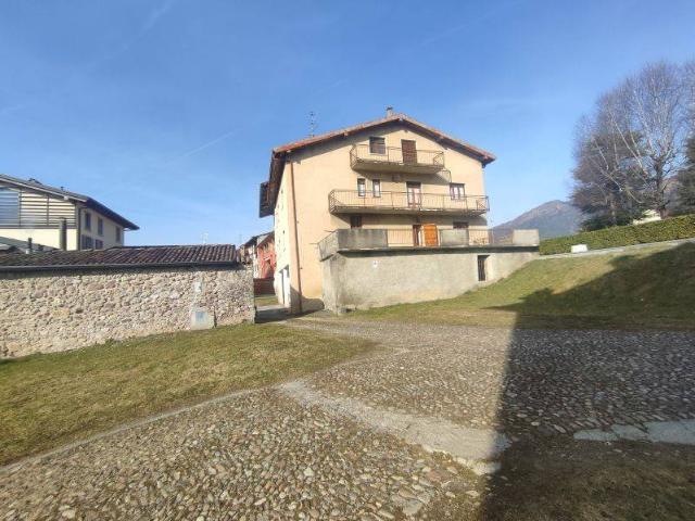 Casa indipendente in vendita a Rovetta BG